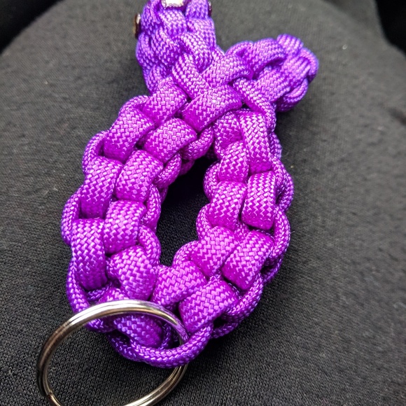 Hand made Cancer Awareness Paracord keychains gift - Picture 2 of 2